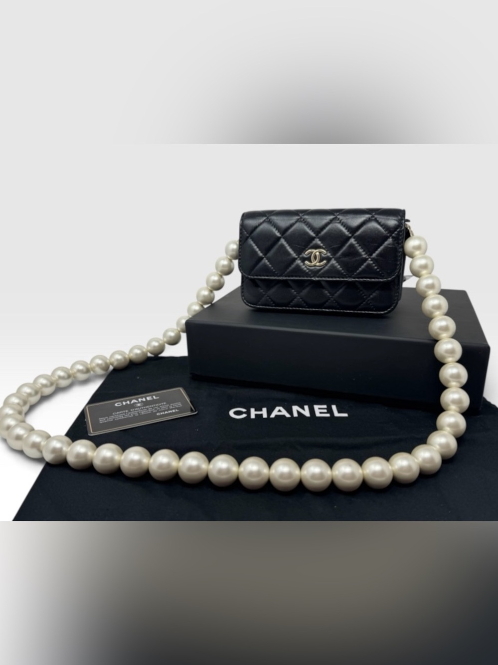 ✨🛍️ Chanel Black Quilted Lambskin Maxi Pearls Mini Crossbody